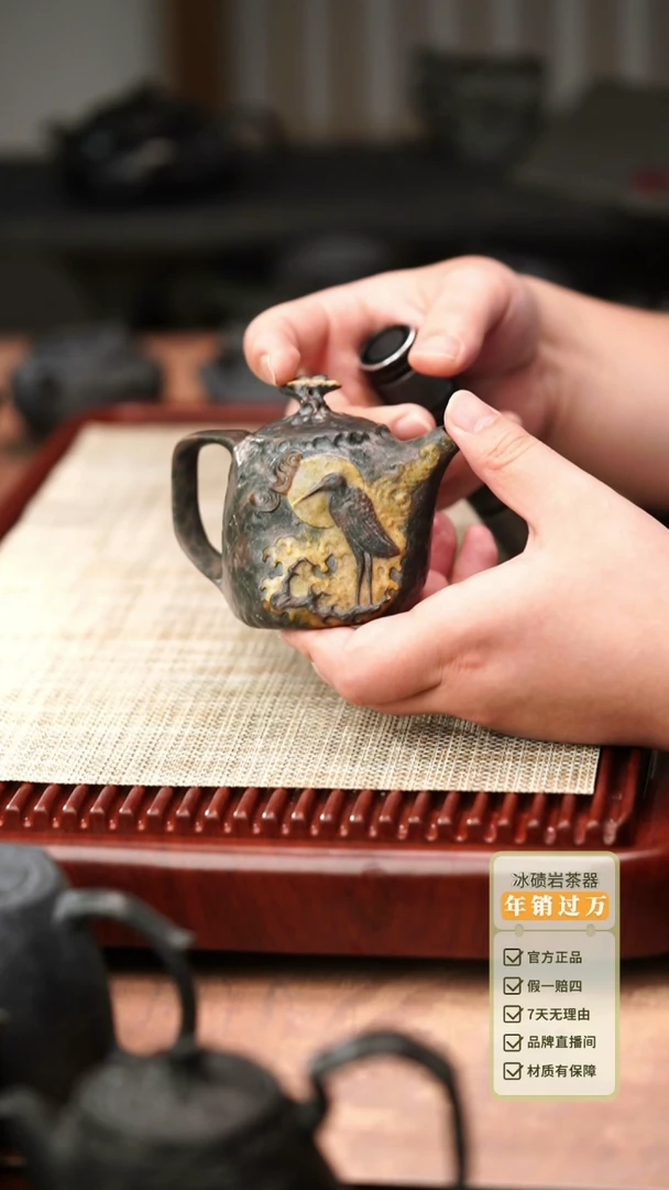 陈国立老师作品冰碛岩重工雕刻守候壶