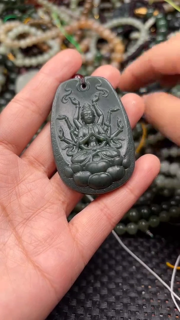 颈饰未镶嵌和田玉1