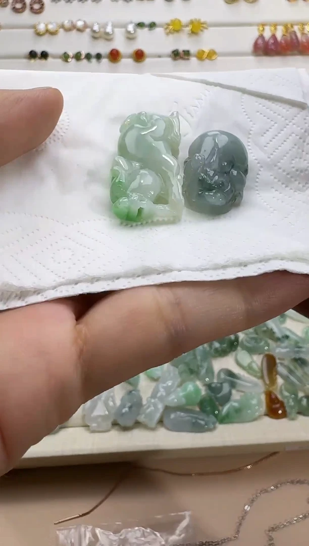 颈饰未镶嵌翡翠多*噢未镶嵌 翡翠