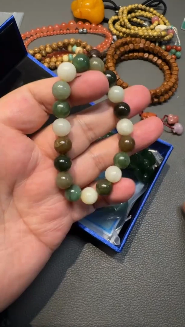 颈饰未镶嵌和田玉圆珠单圈