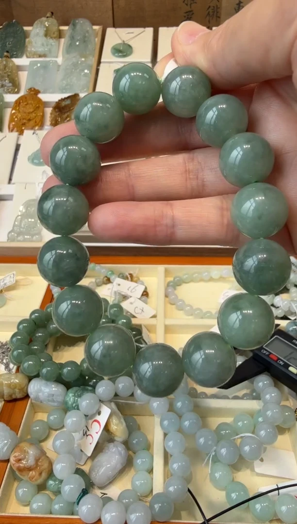 翡翠挂件未镶嵌A货翡翠多样性孤品