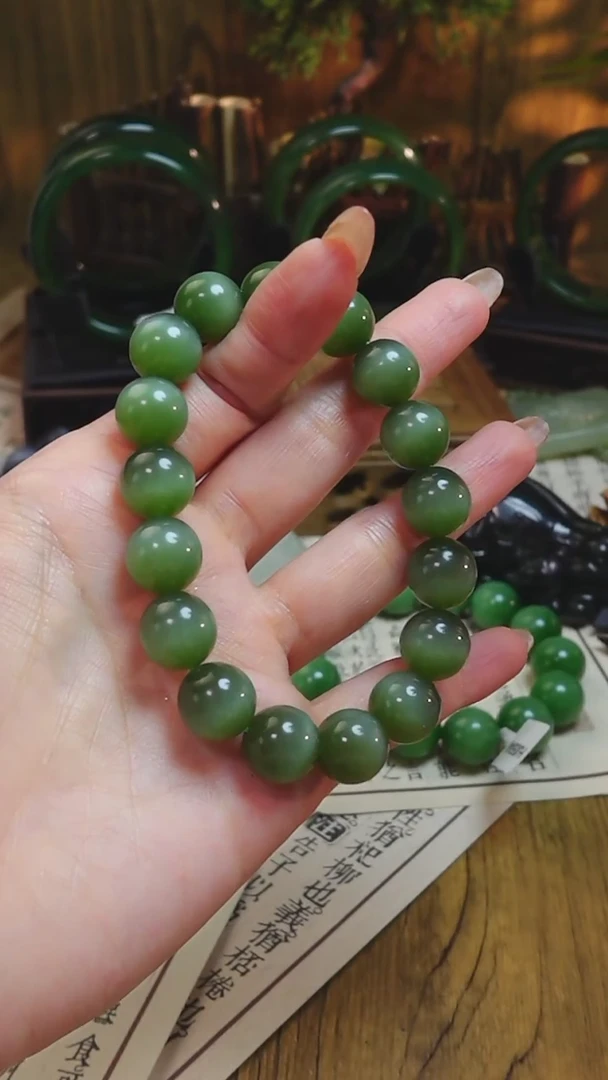 【闪购商品】和田玉手串未镶嵌俄料碧玉菠菜绿卡12mm