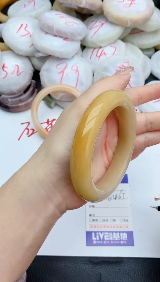 石英质玉手镯未镶嵌62+64/65