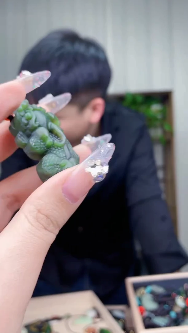 【闪购商品】和田玉挂件未镶嵌拍一发一，多样性发货！