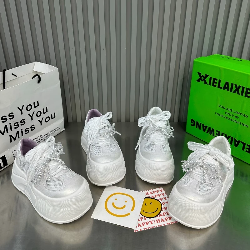 重工艺2025春夏新款珍珠蝴蝶结松糕底增高爆款休闲女鞋大头面包鞋