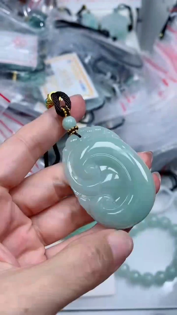 颈饰未镶嵌翡翠吊坠