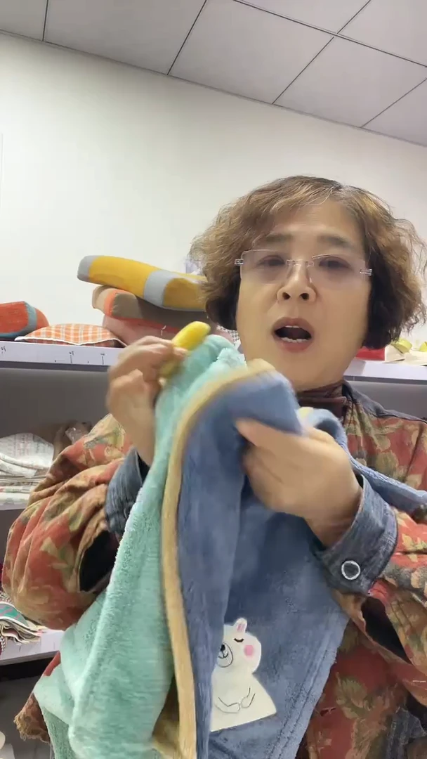 擦手巾 三个挂钩+三个没挂钩