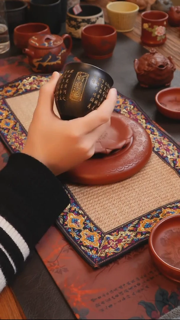 茶杯紫砂见素造器 石黄天圆地方将进酒