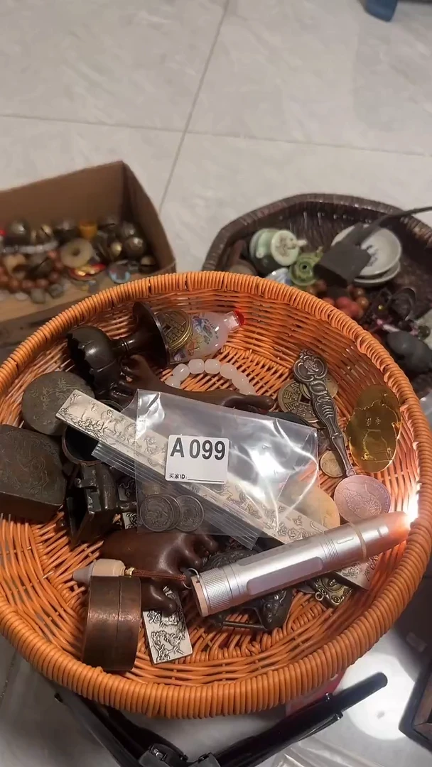 贾*汀秒拍秒付闪购瓷器铜件