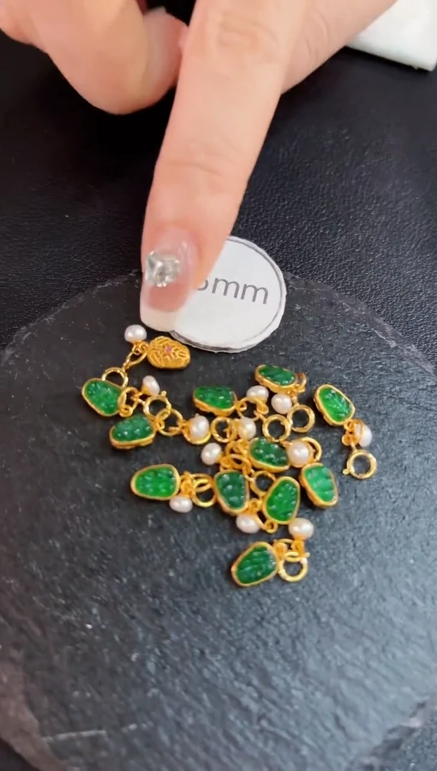 翡翠未镶嵌颈饰 叶子 翡翠/多样性发货/一件 赠手串