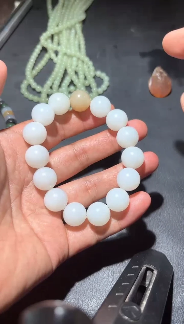 手串未镶嵌和田玉（白玉）自*春和田玉手串