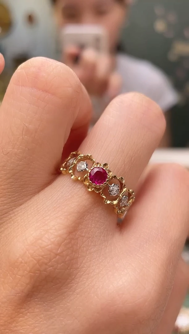18K金镶嵌戒指红宝石主石：0.39ct