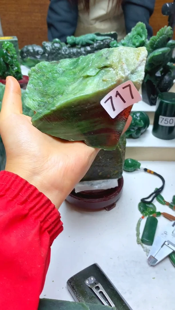 未镶嵌和田玉摆件1