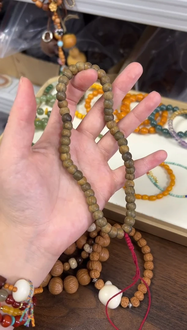 维腊木（绿檀）无事牌绿檀木猪大肠手链手持