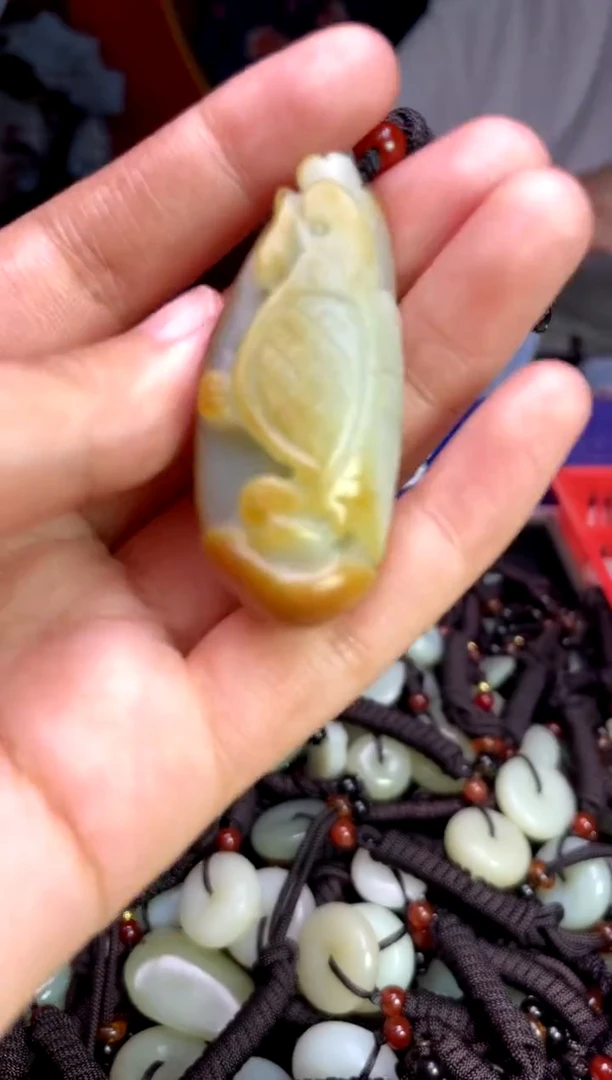 未镶嵌和田玉挂件1