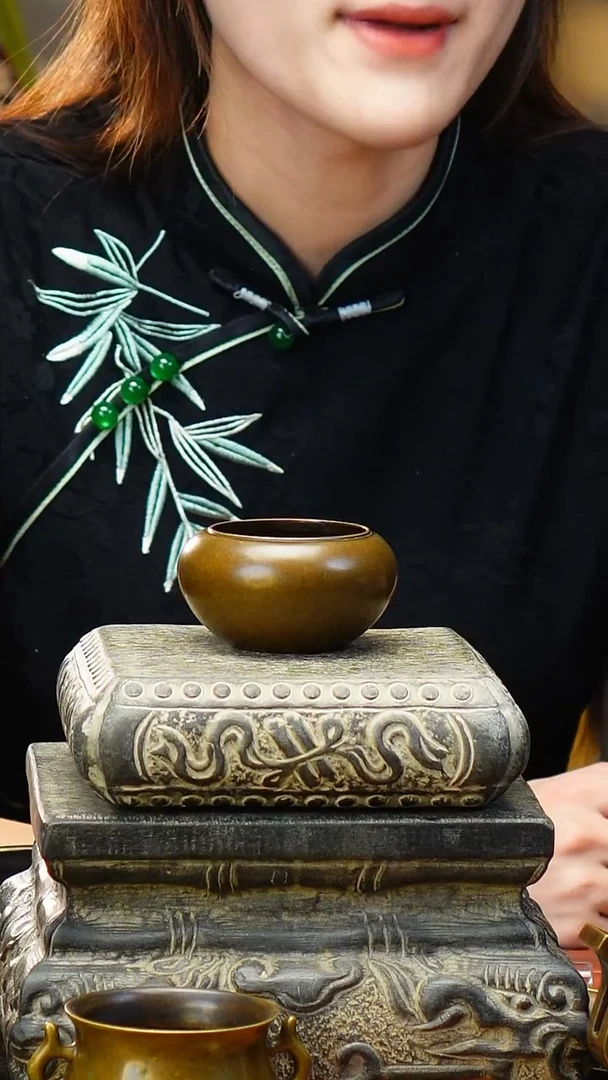 炉天下迷你扁钵盂