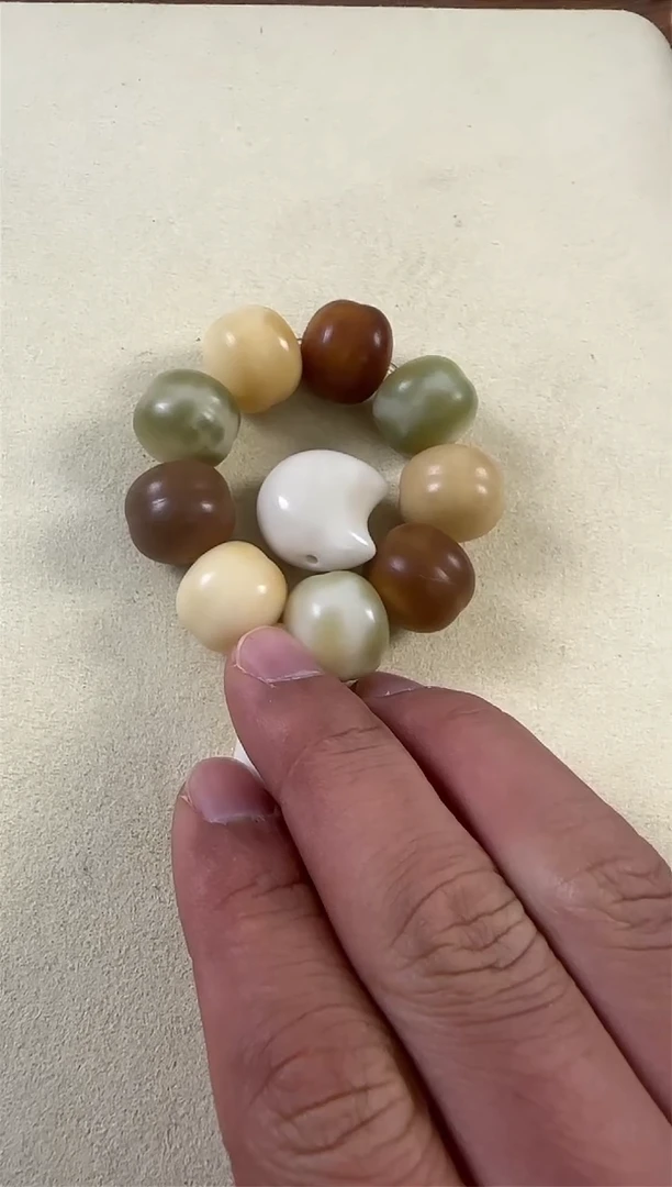 【闪购商品】白玉菩提手串18*手工干磨多宝汉堡珠手捻