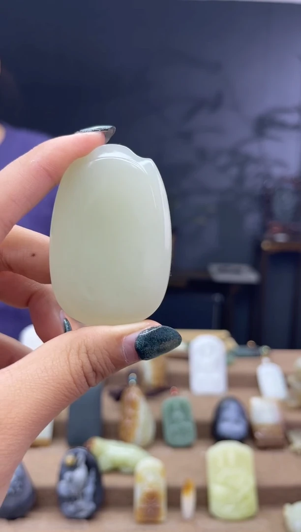 颈饰未镶嵌和田玉1