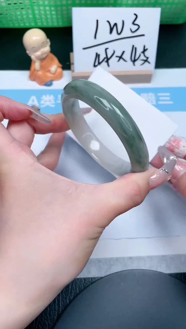 【闪购商品】石英质玉手镯未镶嵌200-60.1