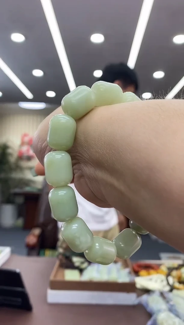 未镶嵌蛇纹石玉手串多样式发货随机发一
