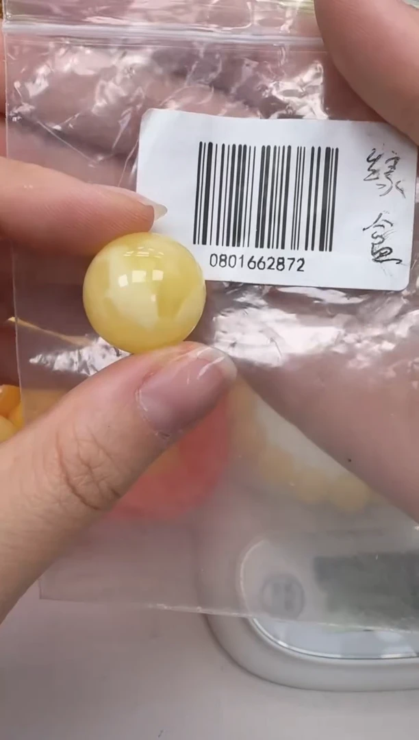 裸石琥珀未镶嵌如图