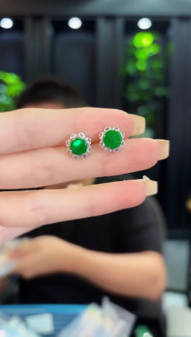 翡翠未镶嵌耳饰缅料A货/多样性发货/一件