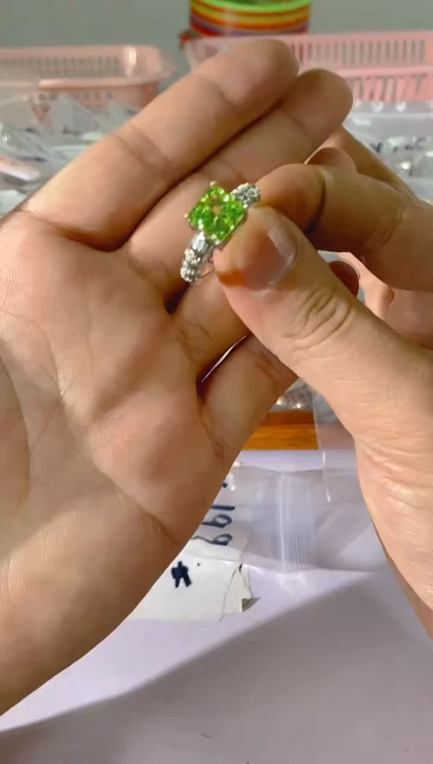 【闪购商品】水晶颈饰银S925镶嵌X199红宝，蓝宝，多样性发一件赠链