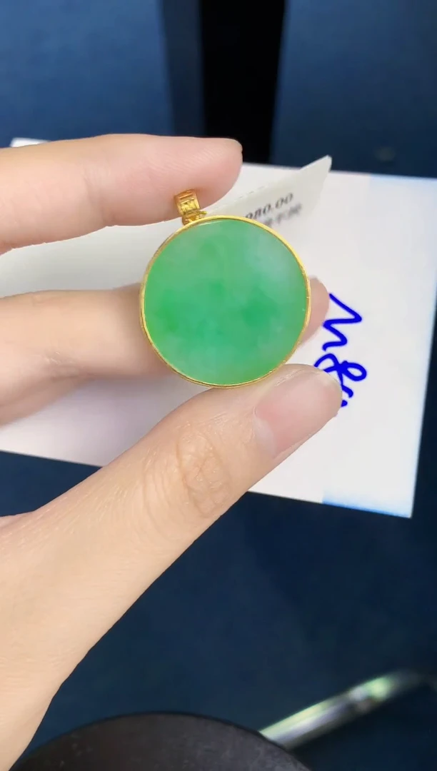 翡翠18K金镶嵌颈饰天然翡翠緬甸A貨