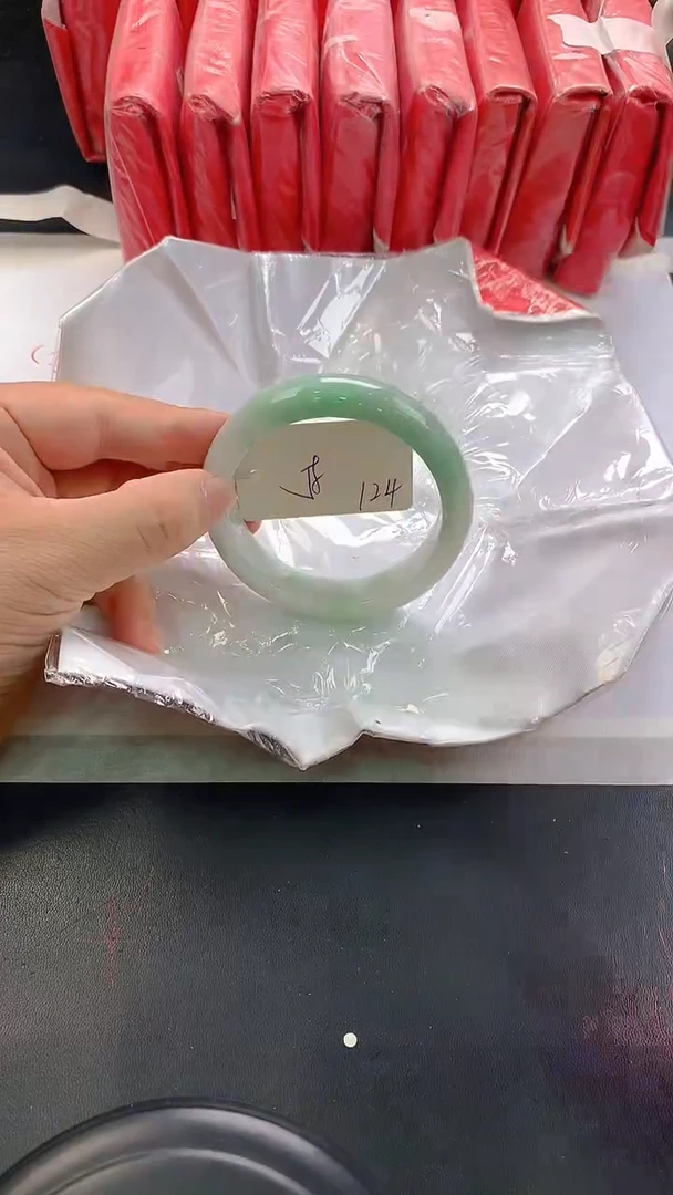 未镶嵌手镯翡翠124