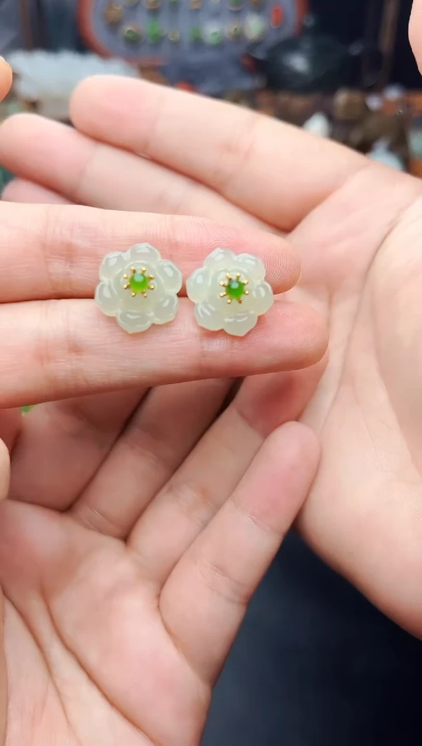 【闪购商品】和田玉耳饰银S925镶嵌花01