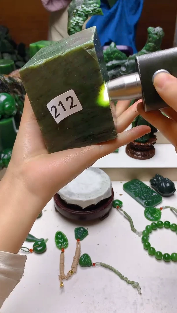 未镶嵌和田玉珠宝半成品1