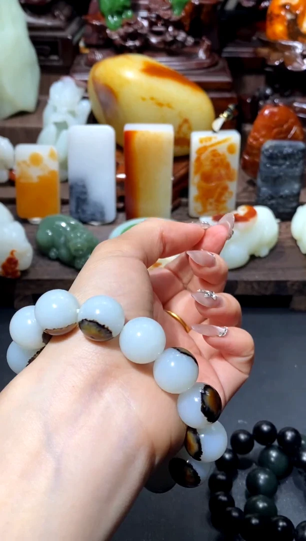 未镶嵌和田玉挂件飞*高浮雕广泛发动