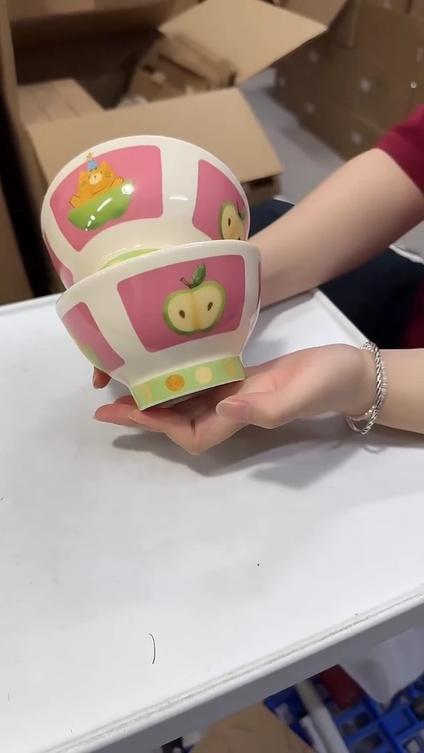 瓷片绿底青苹果小猫5寸碗