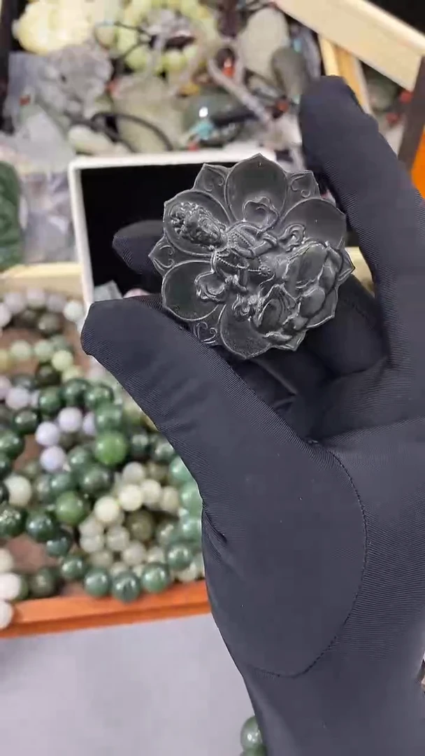 吊坠(赠链)未镶嵌和田玉79