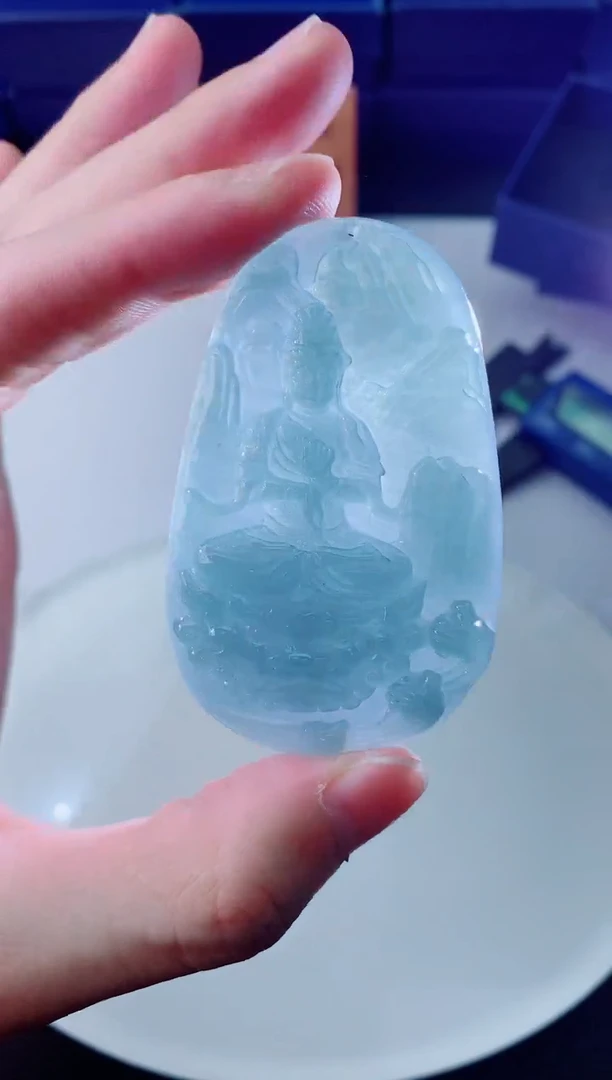 颈饰未镶嵌翡翠    `