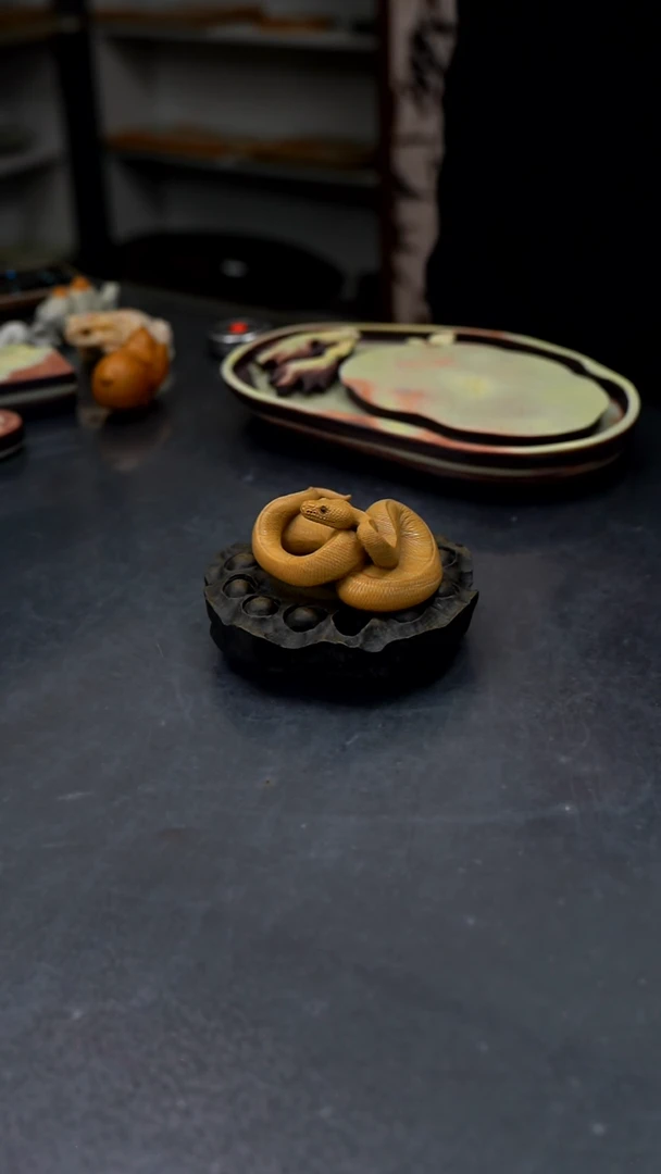 【闪购商品】松花石球蛇茶宠摆件