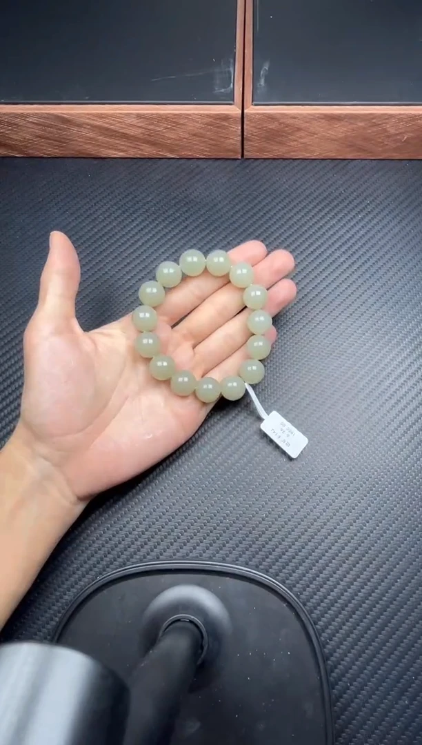 未镶嵌手链和田玉且末微色差近矿卡14
