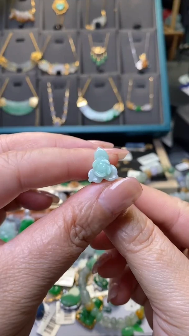 颈饰未镶嵌翡翠净货38129