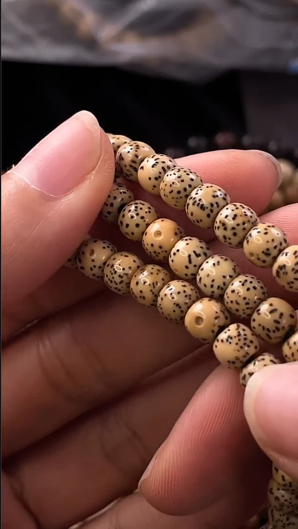 吊坠星月菩提精工级陈籽桶珠6*5长串