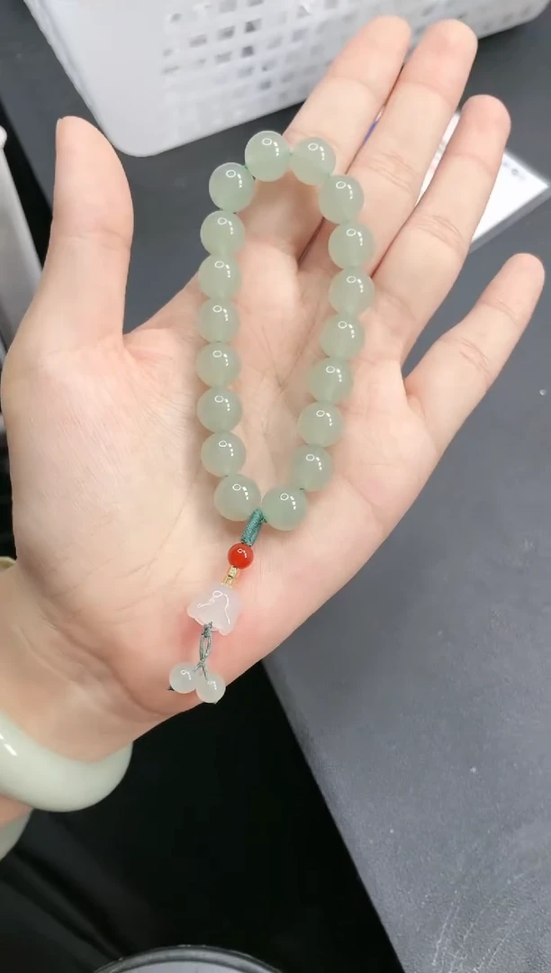 石英质玉手镯未镶嵌手链