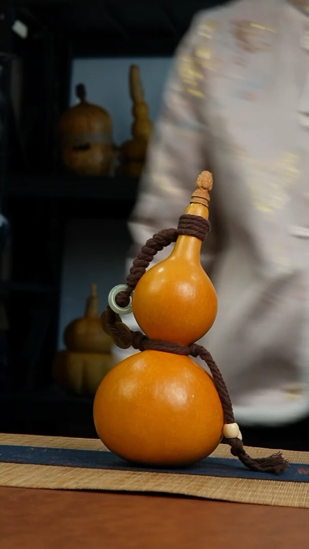 880号 天然热水酒葫芦 一物一拍（有瑕介意勿拍）