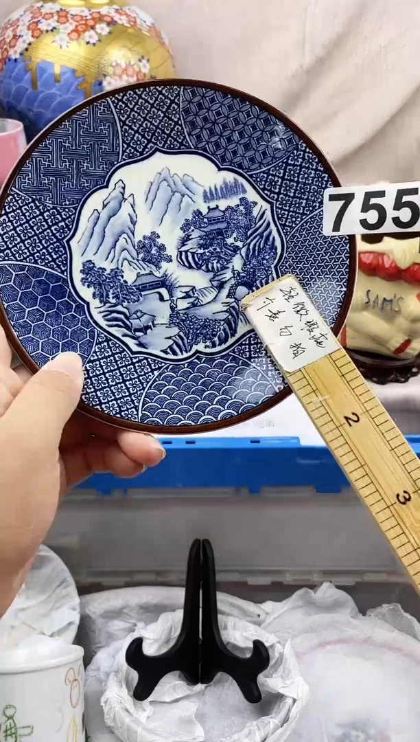 摆件好看的瓷器，默认微瑕介意慎拍。