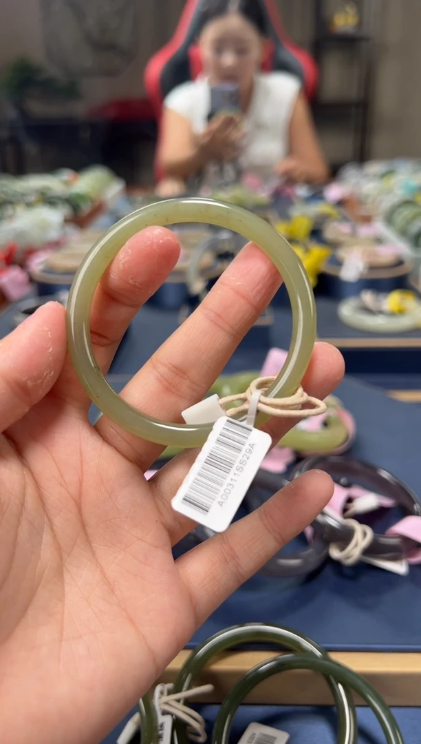 和田玉手镯未镶嵌A0031-63