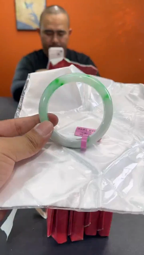 未镶嵌手镯翡翠3