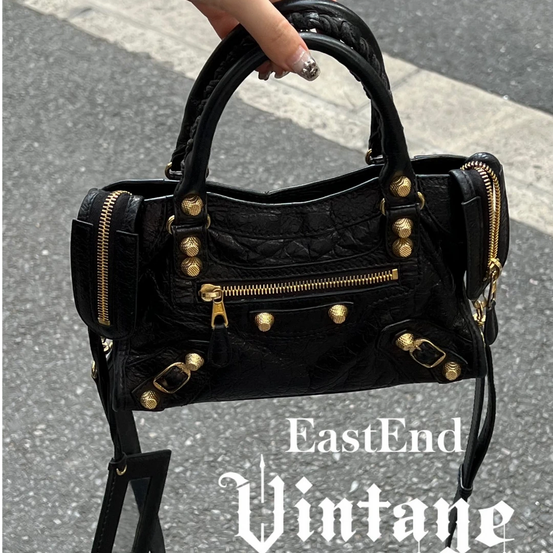 95新 Chanel/香奈儿 東区-黑金油蜡皮mini机车单肩包/24952