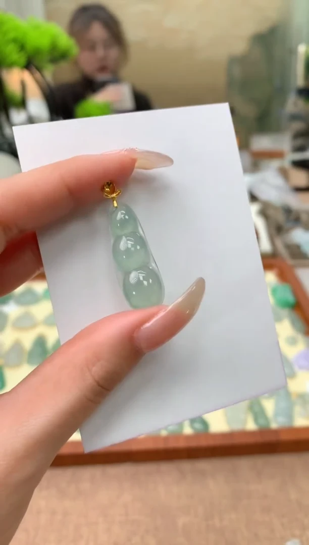 【闪购商品】翡翠颈饰18K金镶嵌天然A货翡翠挂件