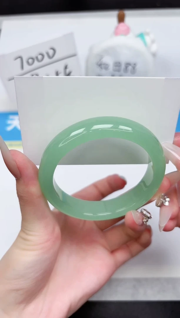 石英质玉手镯未镶嵌45-57.5