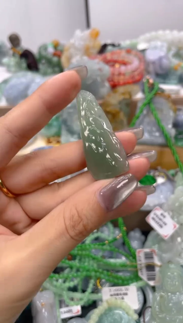 未镶嵌挂件翡翠083