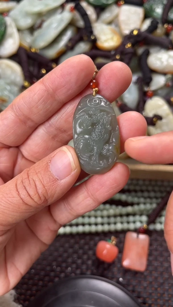 【闪购商品】和田玉颈饰未镶嵌多样性发货没有证书拍一发一有瑕