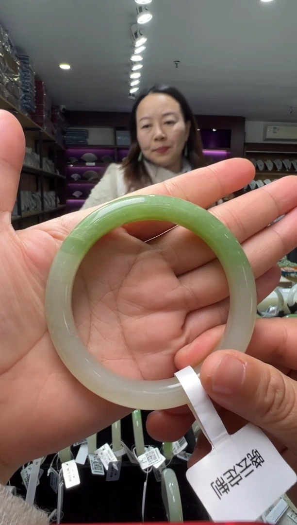 【闪购商品】和田玉手镯未镶嵌57圈口正装半山水翠青手镯（棉）